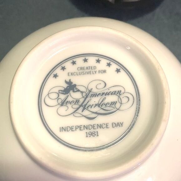 Avon Heirloom Independence Day 1981 Floral Porcelain Bowl No Stand - Picture 4 of 6